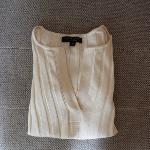 Off white ribbed sweater from Banana Republic - Picture 7 of 8